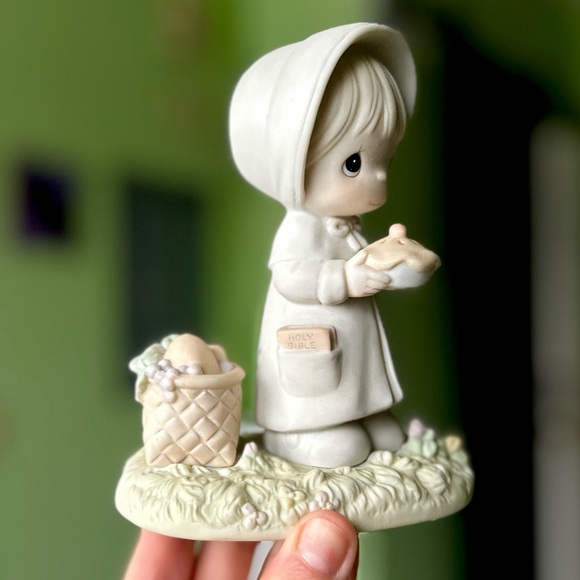 VTG Porcelain Enesco Precious Moments November Month Motif Holding Pie Art Decor - Picture 3 of 13